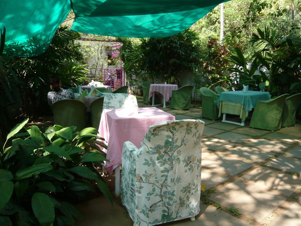 Michele'S Garden Bed & Breakfast Anjuna Bagian luar foto